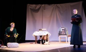 So freundlich er ist, so kalt ist er.