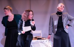 So freundlich er ist, so kalt ist er.