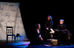 So freundlich er ist, so kalt ist er.